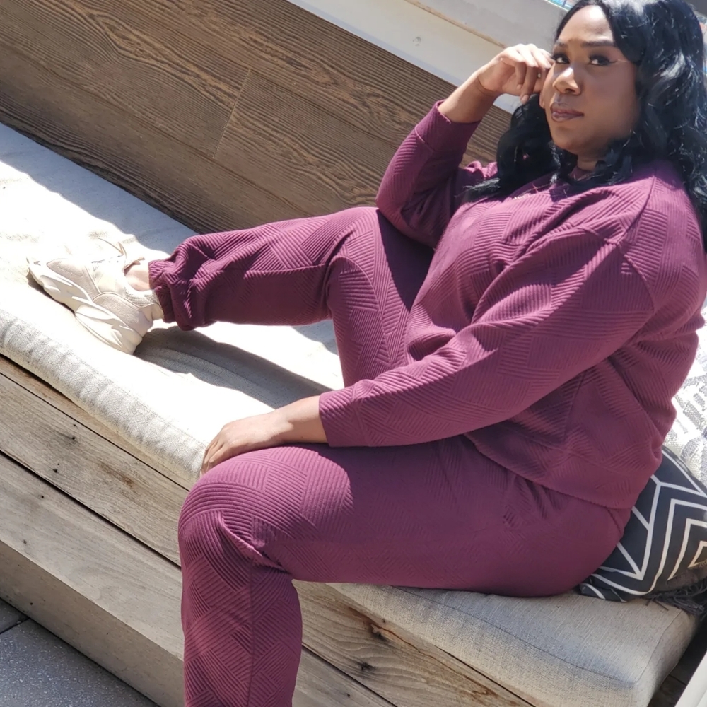 Plus Size Textured Jogger - Picture 3 of 4
